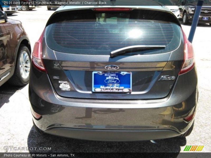 Magnetic Metallic / Charcoal Black 2016 Ford Fiesta SE Hatchback
