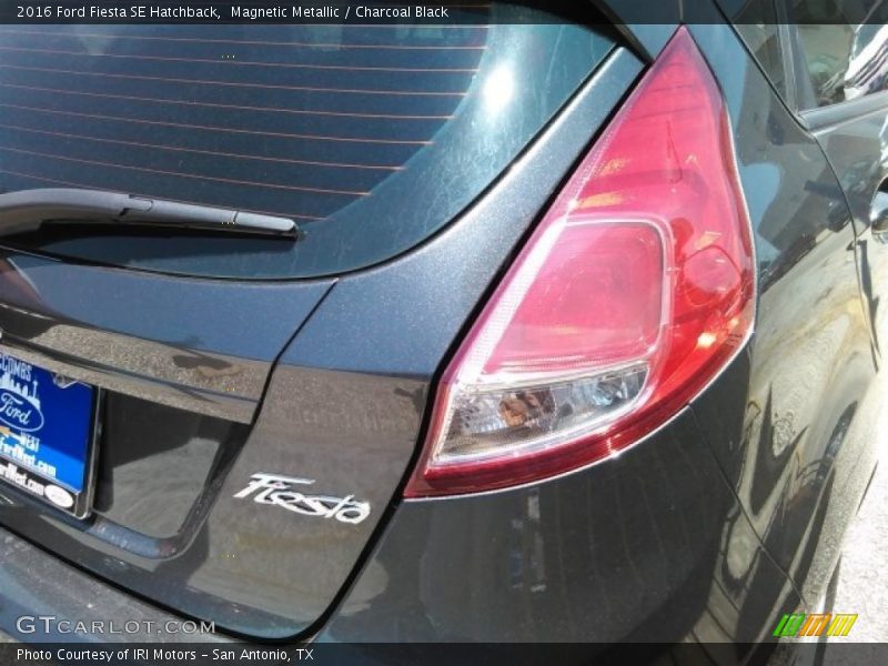Magnetic Metallic / Charcoal Black 2016 Ford Fiesta SE Hatchback