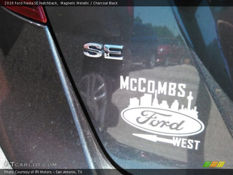 Magnetic Metallic / Charcoal Black 2016 Ford Fiesta SE Hatchback