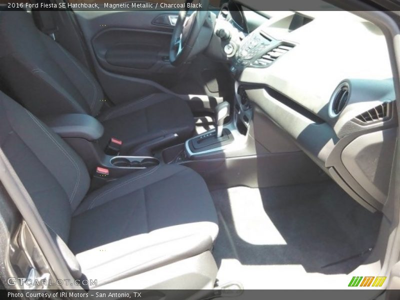 Magnetic Metallic / Charcoal Black 2016 Ford Fiesta SE Hatchback