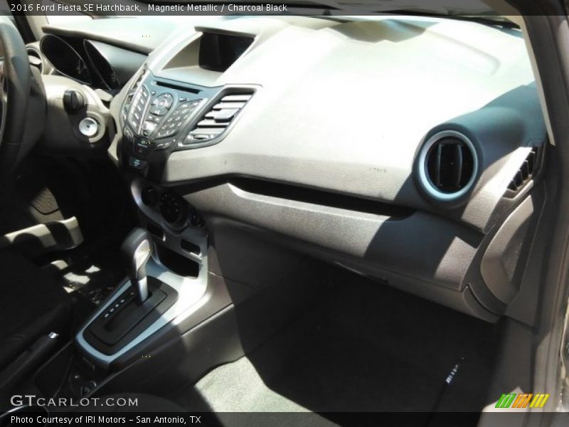Magnetic Metallic / Charcoal Black 2016 Ford Fiesta SE Hatchback