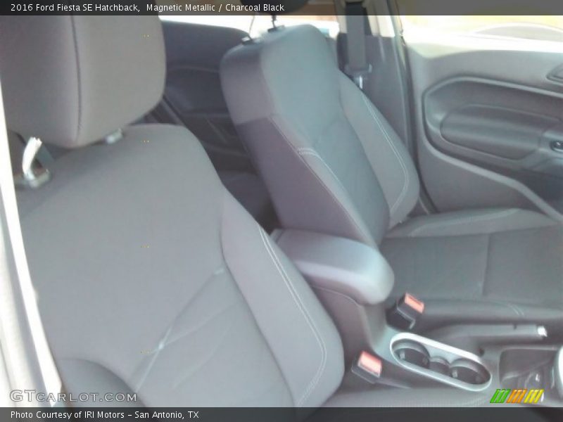 Magnetic Metallic / Charcoal Black 2016 Ford Fiesta SE Hatchback