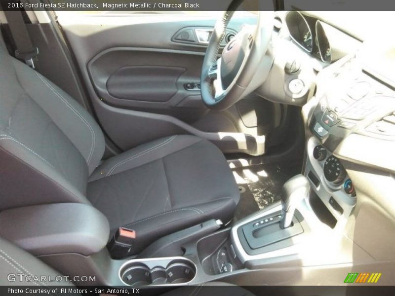Magnetic Metallic / Charcoal Black 2016 Ford Fiesta SE Hatchback