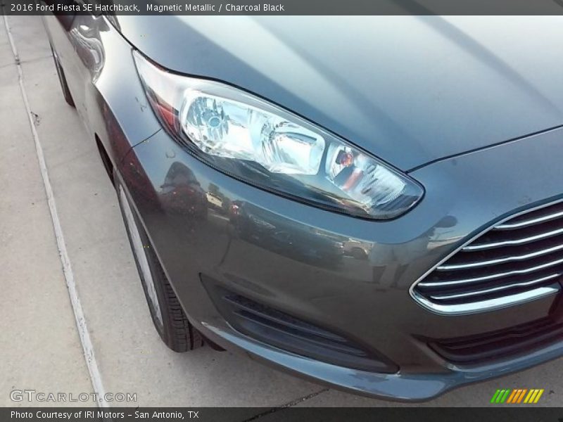 Magnetic Metallic / Charcoal Black 2016 Ford Fiesta SE Hatchback