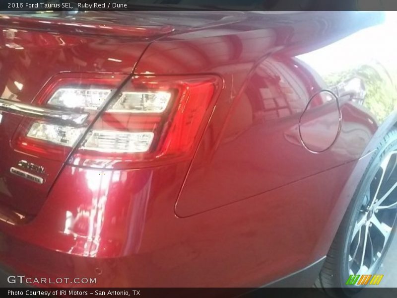 Ruby Red / Dune 2016 Ford Taurus SEL