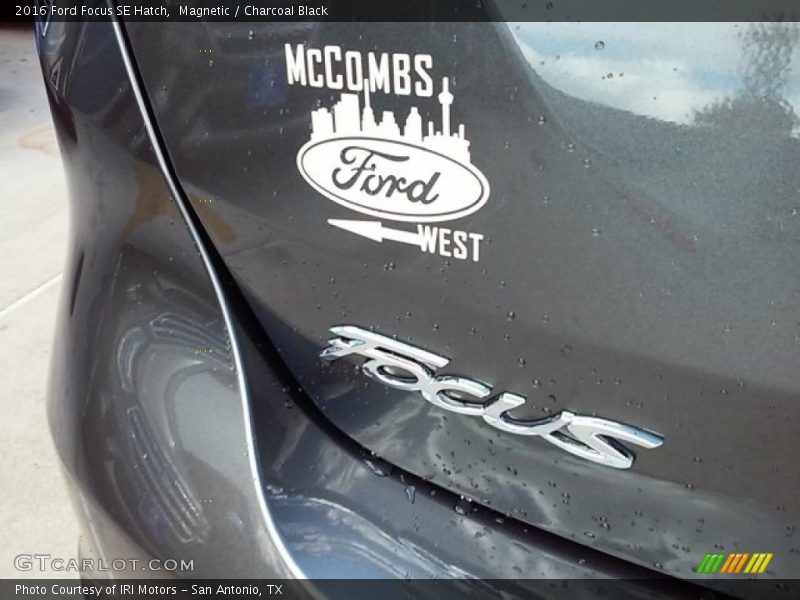 Magnetic / Charcoal Black 2016 Ford Focus SE Hatch