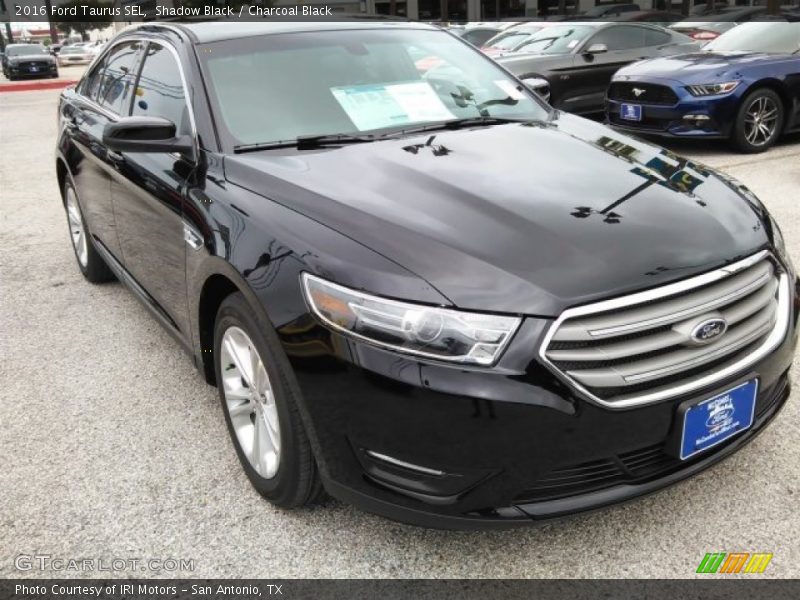 Shadow Black / Charcoal Black 2016 Ford Taurus SEL