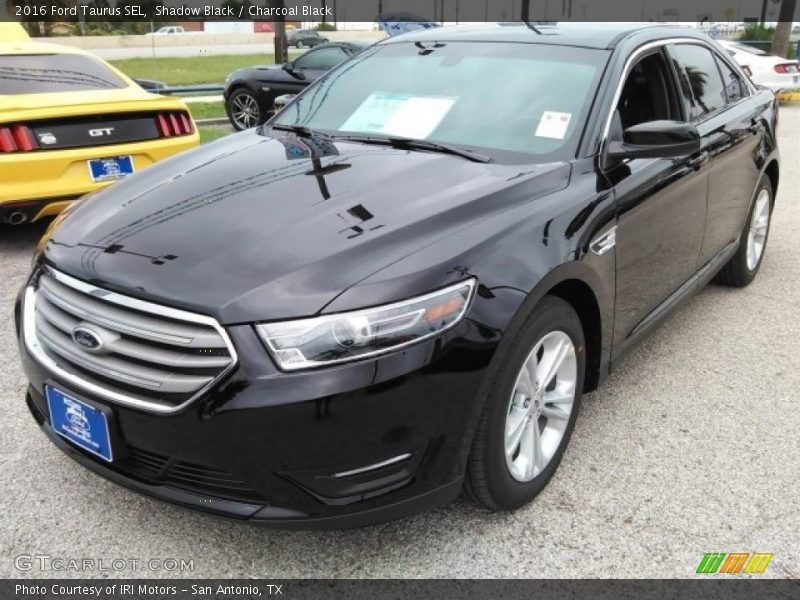 Shadow Black / Charcoal Black 2016 Ford Taurus SEL