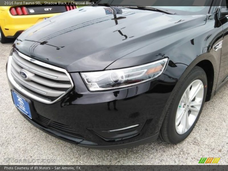 Shadow Black / Charcoal Black 2016 Ford Taurus SEL