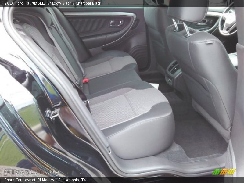 Shadow Black / Charcoal Black 2016 Ford Taurus SEL
