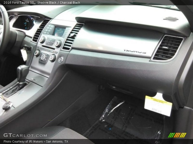 Shadow Black / Charcoal Black 2016 Ford Taurus SEL