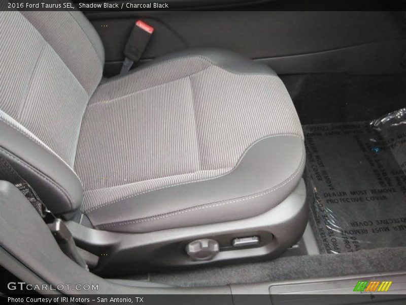 Shadow Black / Charcoal Black 2016 Ford Taurus SEL