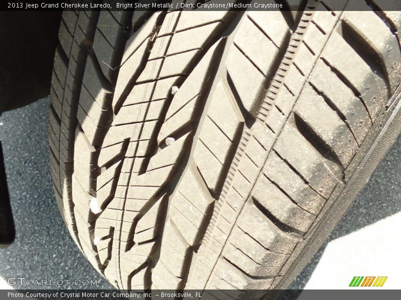 Bright Silver Metallic / Dark Graystone/Medium Graystone 2013 Jeep Grand Cherokee Laredo