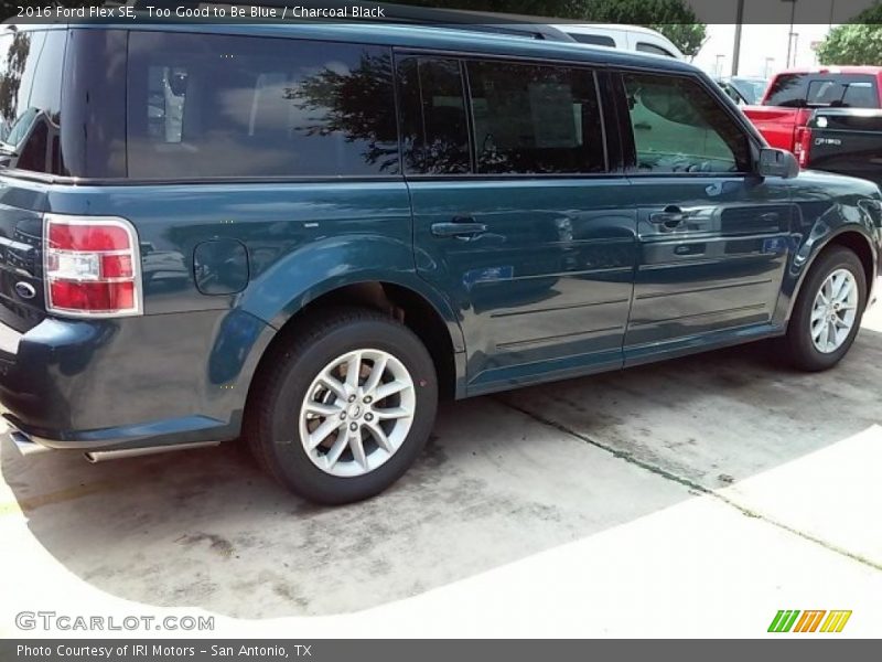 Too Good to Be Blue / Charcoal Black 2016 Ford Flex SE