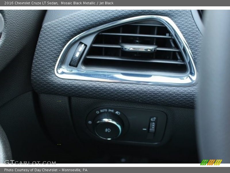 Mosaic Black Metallic / Jet Black 2016 Chevrolet Cruze LT Sedan