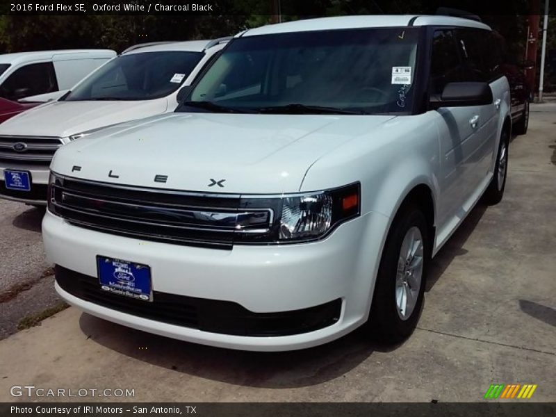 Oxford White / Charcoal Black 2016 Ford Flex SE