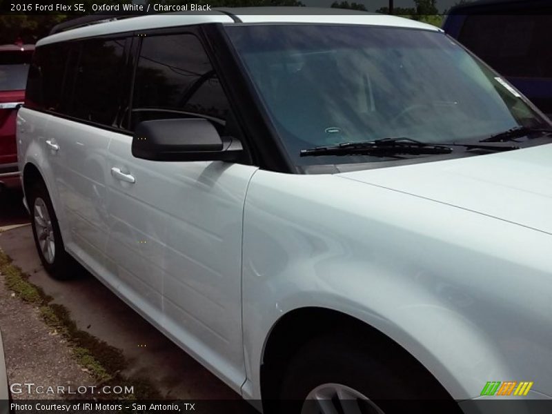Oxford White / Charcoal Black 2016 Ford Flex SE