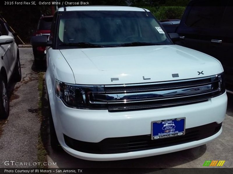 Oxford White / Charcoal Black 2016 Ford Flex SE