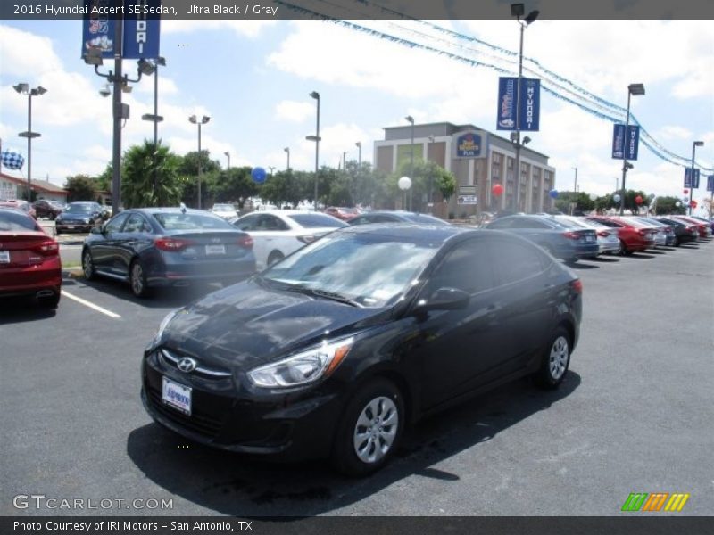 Ultra Black / Gray 2016 Hyundai Accent SE Sedan