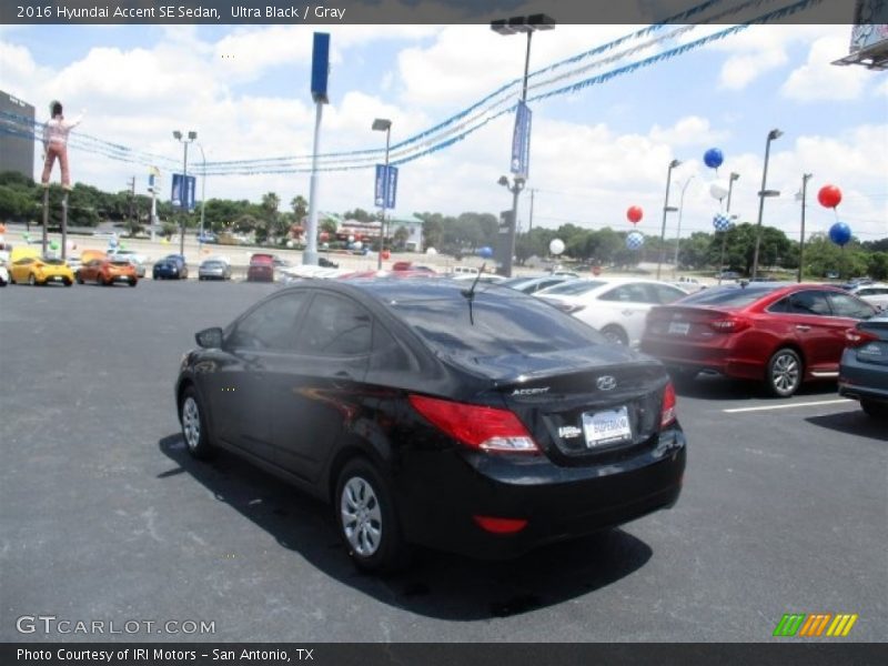 Ultra Black / Gray 2016 Hyundai Accent SE Sedan
