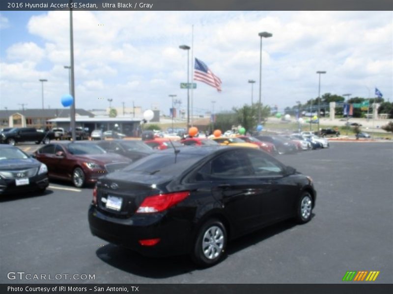 Ultra Black / Gray 2016 Hyundai Accent SE Sedan