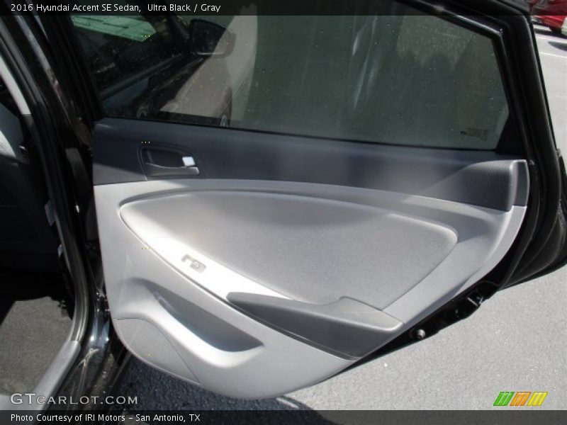 Ultra Black / Gray 2016 Hyundai Accent SE Sedan