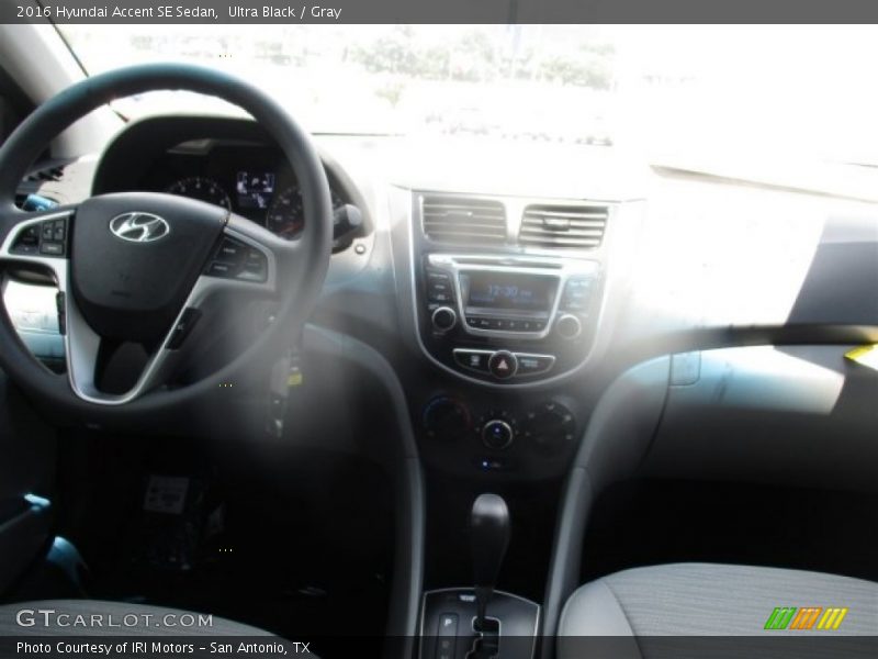 Ultra Black / Gray 2016 Hyundai Accent SE Sedan