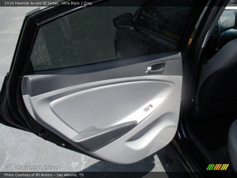 Ultra Black / Gray 2016 Hyundai Accent SE Sedan
