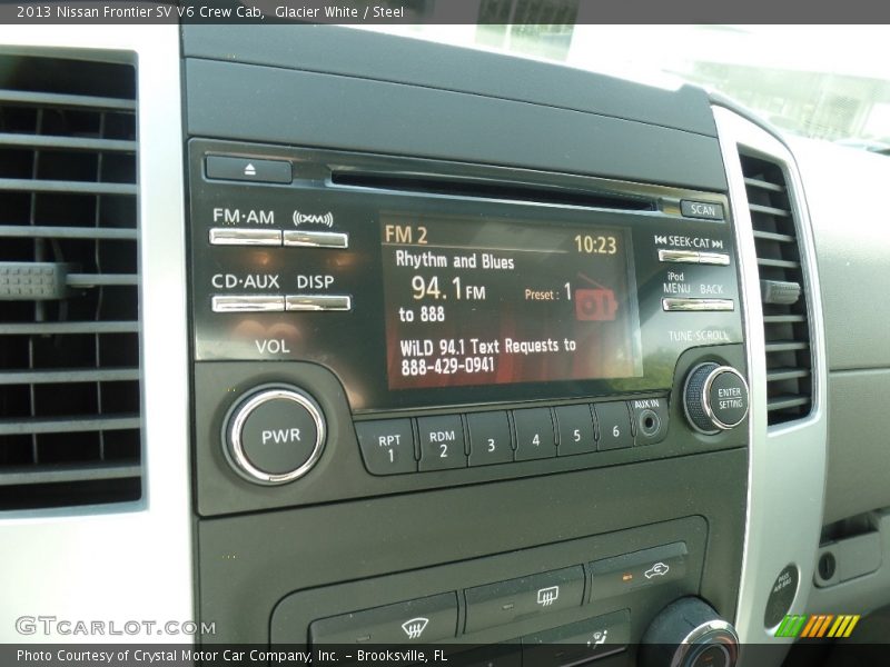 Glacier White / Steel 2013 Nissan Frontier SV V6 Crew Cab