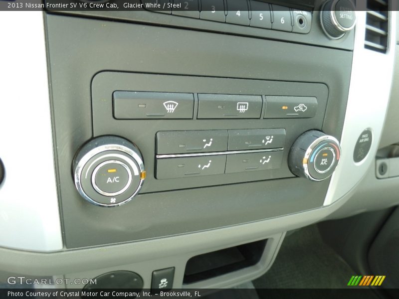 Glacier White / Steel 2013 Nissan Frontier SV V6 Crew Cab