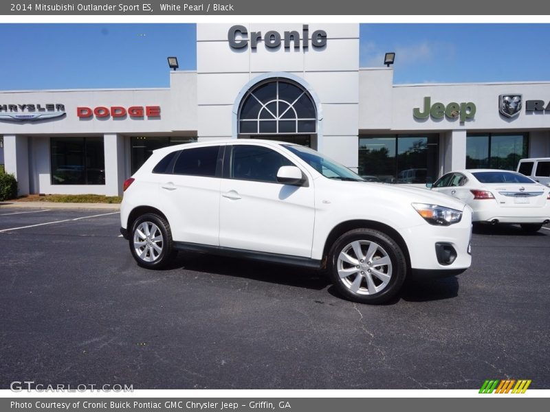 White Pearl / Black 2014 Mitsubishi Outlander Sport ES