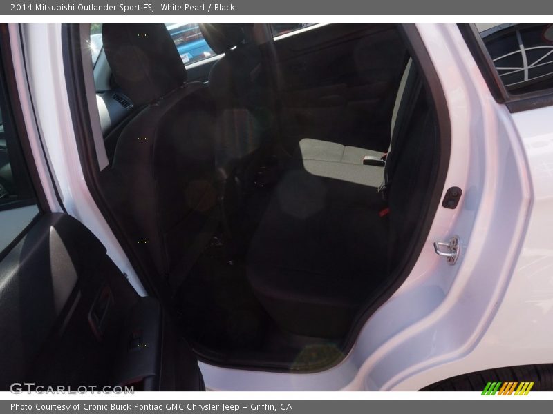 White Pearl / Black 2014 Mitsubishi Outlander Sport ES