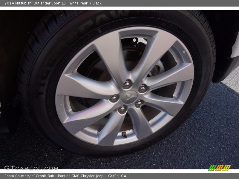 White Pearl / Black 2014 Mitsubishi Outlander Sport ES