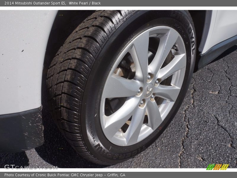 White Pearl / Black 2014 Mitsubishi Outlander Sport ES