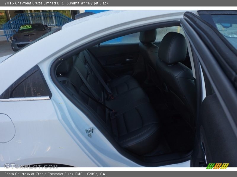 Summit White / Jet Black 2016 Chevrolet Cruze Limited LTZ