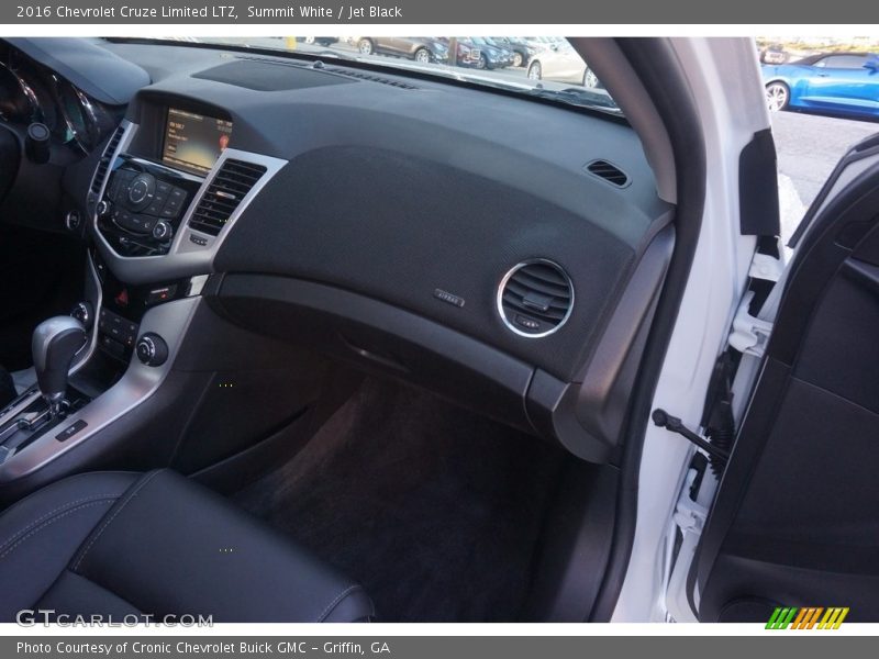 Summit White / Jet Black 2016 Chevrolet Cruze Limited LTZ