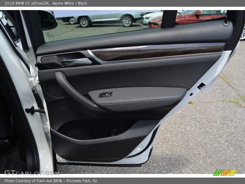 Alpine White / Black 2016 BMW X3 xDrive28i