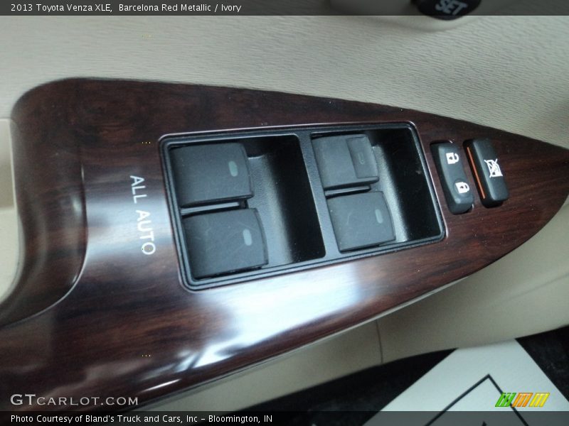 Barcelona Red Metallic / Ivory 2013 Toyota Venza XLE