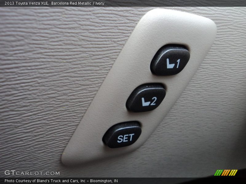 Barcelona Red Metallic / Ivory 2013 Toyota Venza XLE