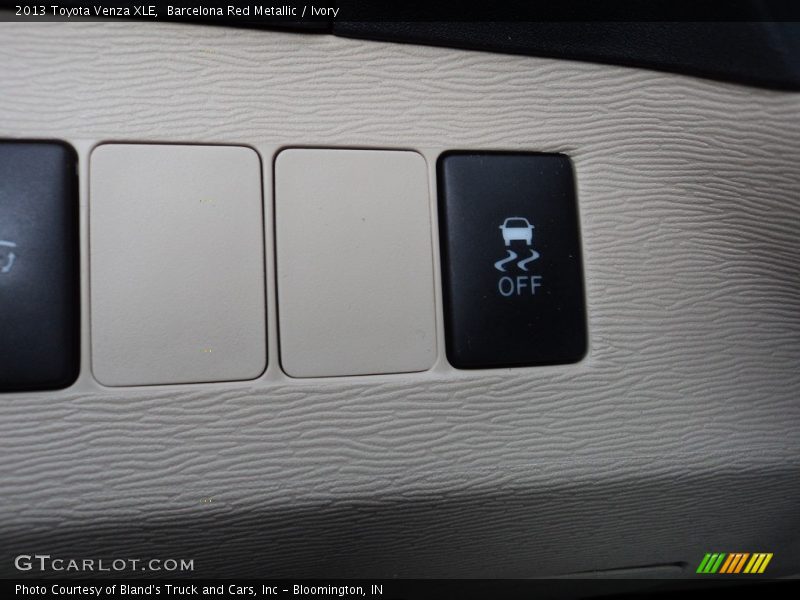 Barcelona Red Metallic / Ivory 2013 Toyota Venza XLE