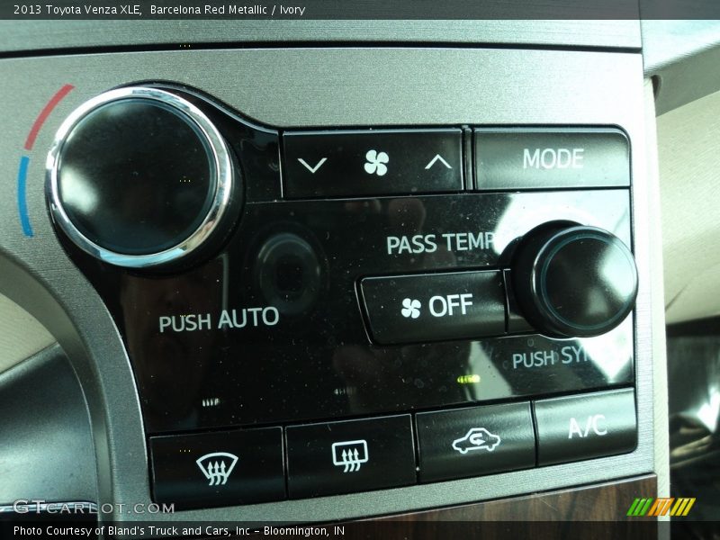 Barcelona Red Metallic / Ivory 2013 Toyota Venza XLE