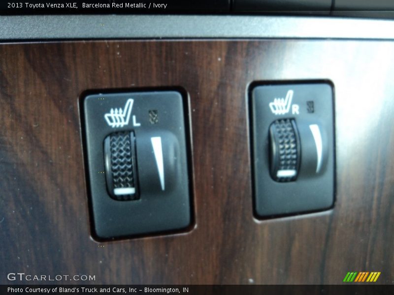 Barcelona Red Metallic / Ivory 2013 Toyota Venza XLE