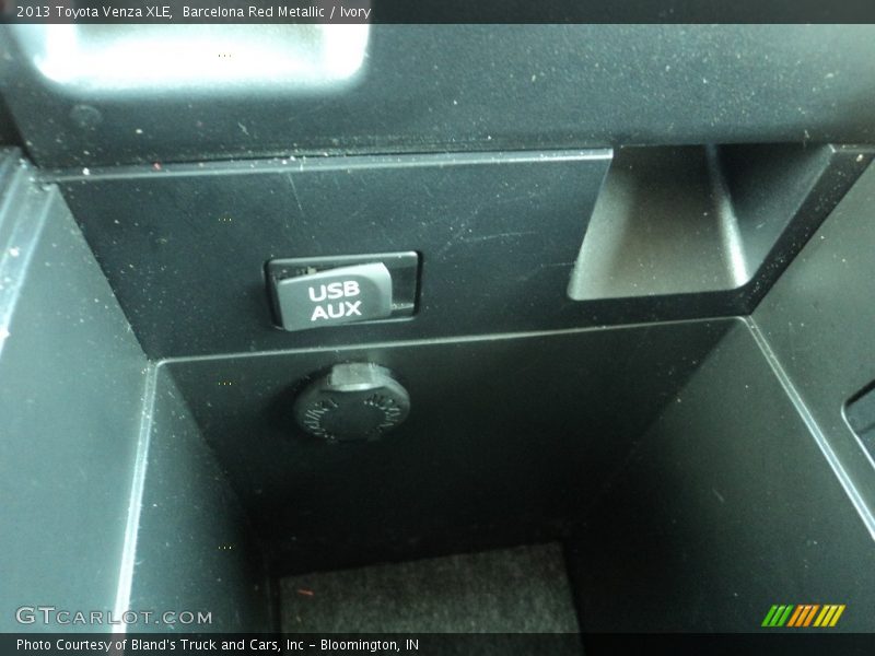 Barcelona Red Metallic / Ivory 2013 Toyota Venza XLE