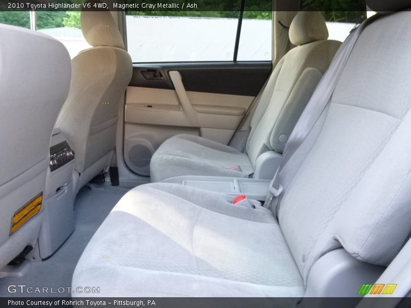 Magnetic Gray Metallic / Ash 2010 Toyota Highlander V6 4WD
