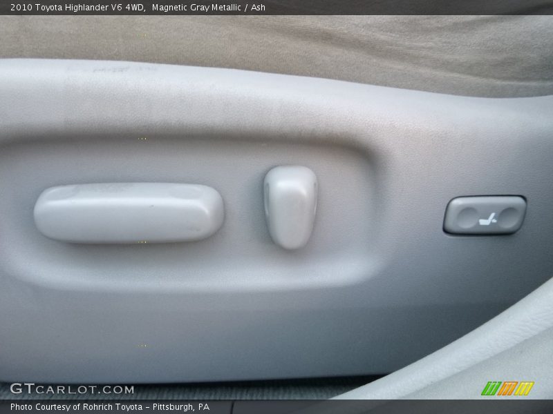 Magnetic Gray Metallic / Ash 2010 Toyota Highlander V6 4WD