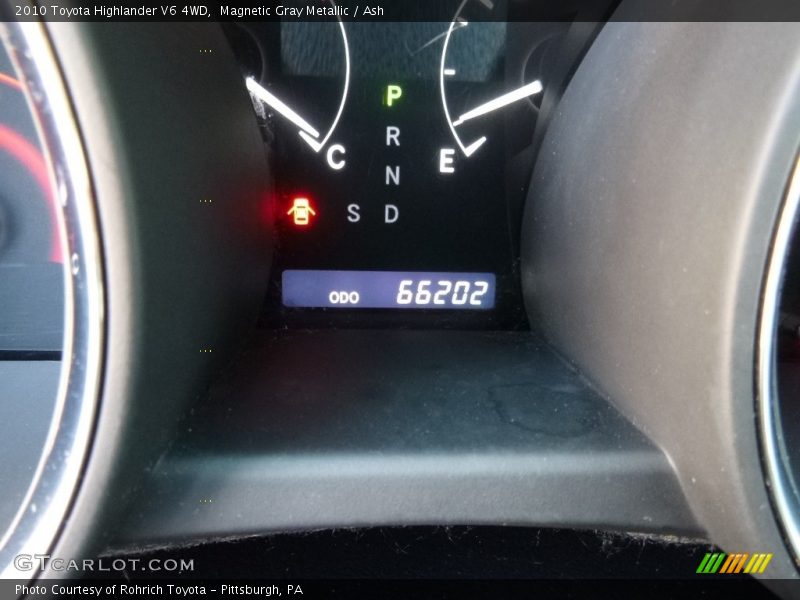Magnetic Gray Metallic / Ash 2010 Toyota Highlander V6 4WD