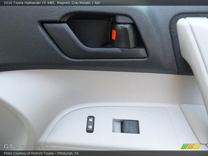 Magnetic Gray Metallic / Ash 2010 Toyota Highlander V6 4WD