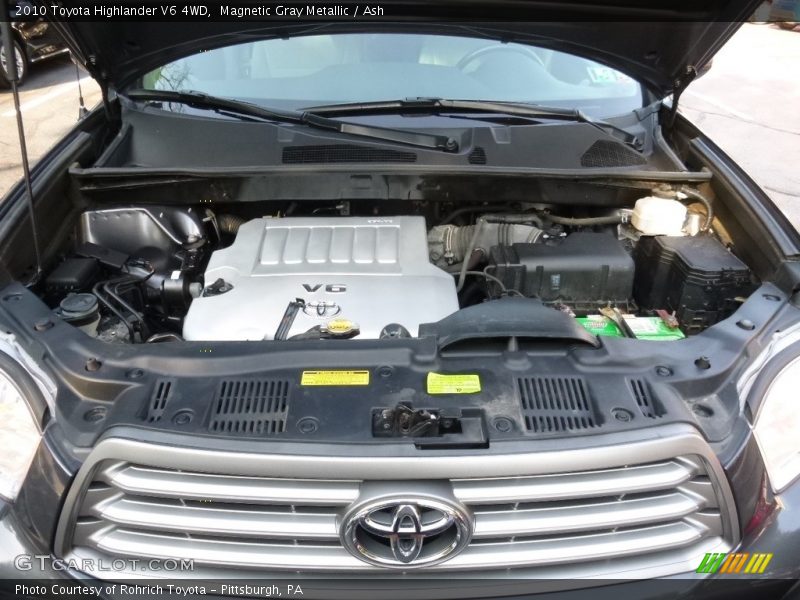 Magnetic Gray Metallic / Ash 2010 Toyota Highlander V6 4WD