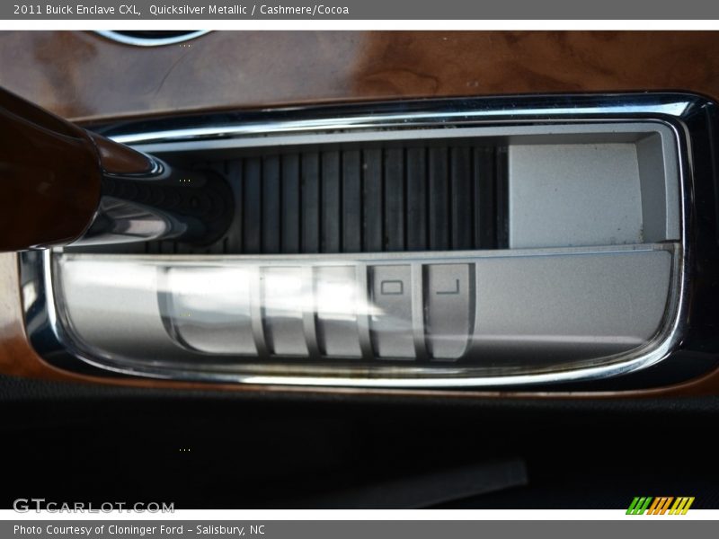 Quicksilver Metallic / Cashmere/Cocoa 2011 Buick Enclave CXL