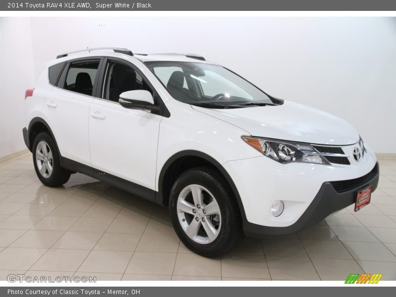 Super White / Black 2014 Toyota RAV4 XLE AWD